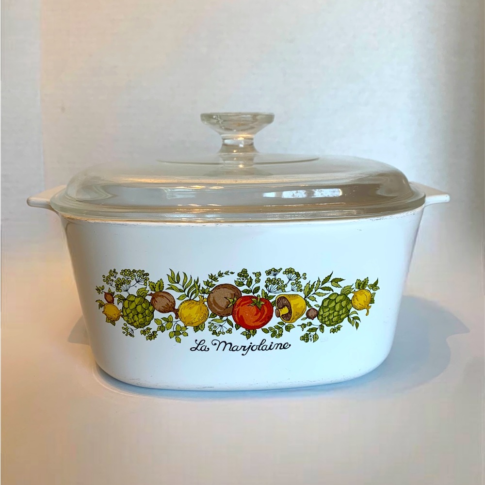 Corningware La Marjolaine 3 Liter casserole with Pyrex Lid